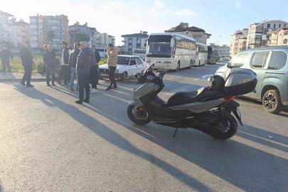 Antalya’da motosiklet ile otomobil çarpıştı: 2 yaralı
