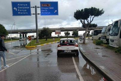 Antalya’da otomobille motosiklet çarpıştı: 2 yaralı