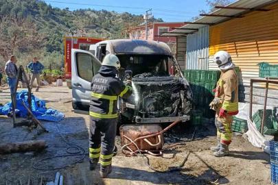 Arsuz’da minibüs yangını