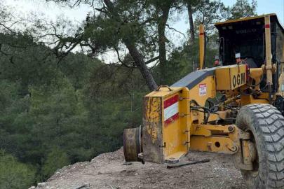 Aşırı basınçla fırlayan lastiğin çarptığı kadın uçurumdan düşerek hayatını kaybetti
