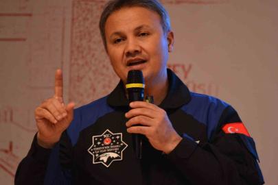 Astronot Alper Gezeravcı, üniversite öğrencileriyle buluştu