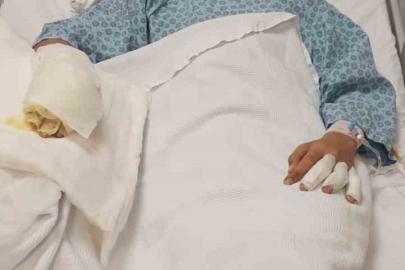 Ateşe benzin döktü, facianın eşiğinden döndü