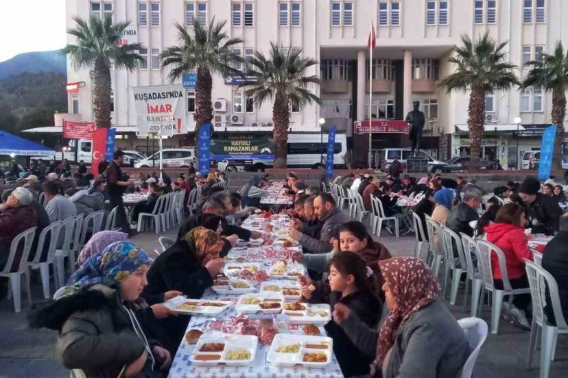 Aydınlılar, Büyükşehirin iftar sofralarında buluşuyor