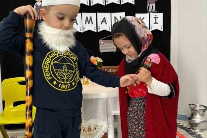 Aydıntepe’de minik öğrenciler Yaşlılar Haftası’nda büyüklerini canlandırdı