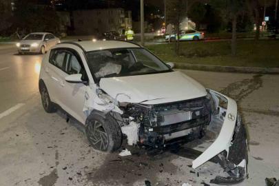 Aynı kavşakta 9 yıl sonra yine kaza yaptı: 2 yaralı