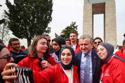 Bakan Bak: "Kadın sporcularımızla gurur duyuyoruz"