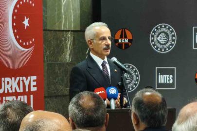 Bakan Uraloğlu: "Hedefimiz 14 bin kilometre olan demiryolu ağımızı 2028 yılında 17 bin 300 kilometrelere çıkarmak"