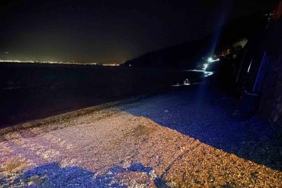 Balık tutmak için açılan kayık battı, baba-oğul ölümden döndü