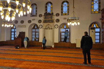 Bartın’da camiler kadın hükümlüler tarafından temizleniyor