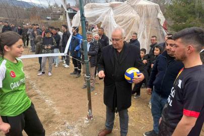 Başkan Arslan, Çamlıbel’de Voleybol Turnuvasına katıldı