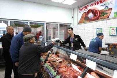 Başkan Çerçioğlu’ndan Ramazan Bayramı öncesi Halk Ege Et şubelerinde indirim