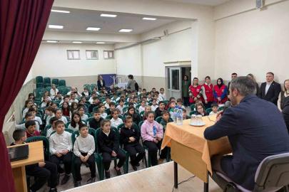 Başkan Çetinkaya’dan miniklere yerel yönetim dersi