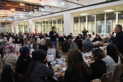 Başkan Sunar’dan Palandökenli esnaf kadınlara iftar