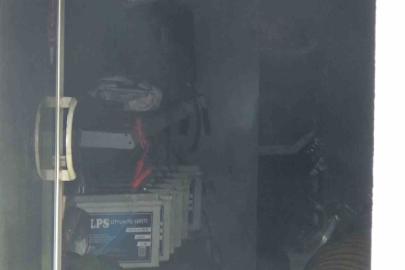 Batarya dükkanında yangın çıktı, bina tahliye edildi