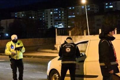 Bayburt polisi huzur ve güven için denetimlerini sürdürüyor