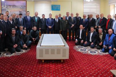 Bayburt’ta mahalle odasında bayramlaşma programı düzenlendi