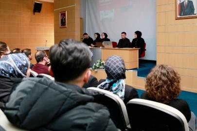 Bayburt’ta ‘Soykırım ve Kadın’ başlıklı panel düzenlendi