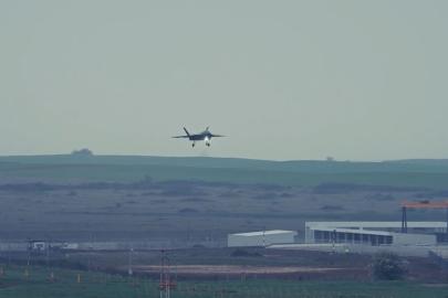 Bayraktar KIZILELMA eğitim uçuşunu başarıyla tamamladı