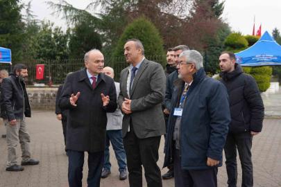 Bayram arifesinde şehir mezarlığında Kur’an tilaveti