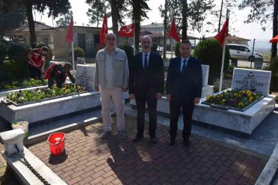 Bayram öncesi şehit mezarlarında çalışmalar yapıldı