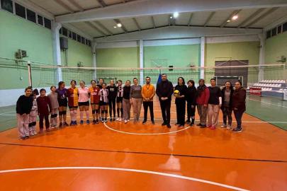 Beylikova’da ’Anne-Kız Voleybol Turnuvası’ büyük ilgi gördü
