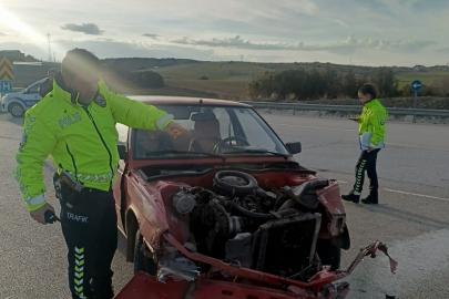 Beyşehir’de otomobil tırla çarpıştı: 2 yaralı