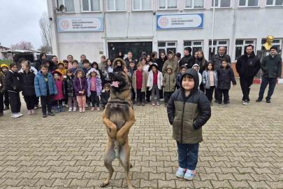 Bilecik’te bomba arama köpek unsurlarıyla tanıtım faaliyeti düzenlendi