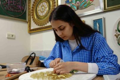 Binlerce çivi ve metrelerce bakır telle hayaller sanata dönüşüyor