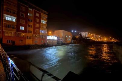 Bitlis Çayının su seviyesi arttı, Baykan’da tedbir alındı