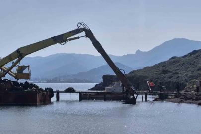Bodrum’da iskelelerin yıkımına başlandı