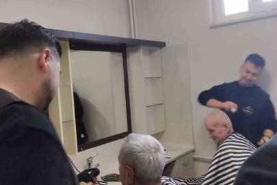 Bolu’da huzurevi sakinlerine bayram traşı