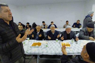Bolu’da köy halkı geleneksel bayram yemeğinde buluştu