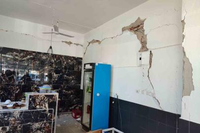 Buldan’da 5.1’lik depremin ardından bazı işletmelerde hasar meydana geldi