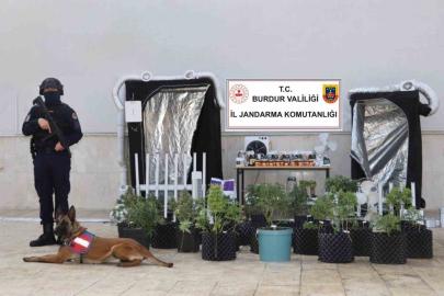 Burdur’da evi uyuşturucu imalathanesine çeviren şüpheli tutuklandı