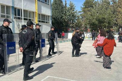 Burdur’da gerçeğini aratmayan deprem tatbikatı