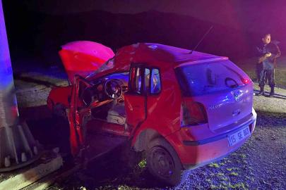 Burdur’da kontrolden çıkan otomobil levhaya çarptı: 1 yaralı
