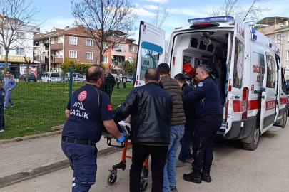 Bursa’da 3 katlı binada yangın: Dumandan zehirlenen yaşlı kadının durumu ağır