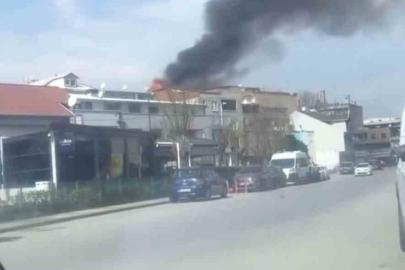 Bursa’da çatı katı alevlere teslim oldu