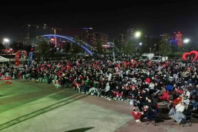 Bursa’da dev ekranda milli coşku