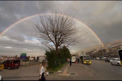 Bursa’da gökkuşağı mest etti