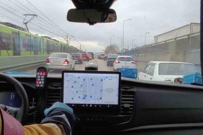 Bursa’da hayat koridoru açıldı Sürücülerden alkışlanacak hareket