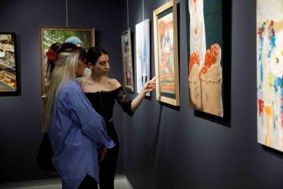 Bursa’da ‘Kadın ve Işık’ sergisi açıldı