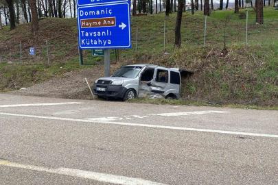 Bursa’da kamyonet ile hafif ticari araç çarpıştı: 4 yaralı