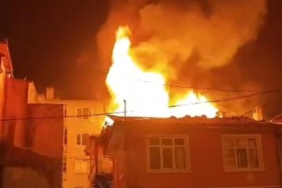 Bursa’da metruk binanın çatı katı alevlere teslim oldu