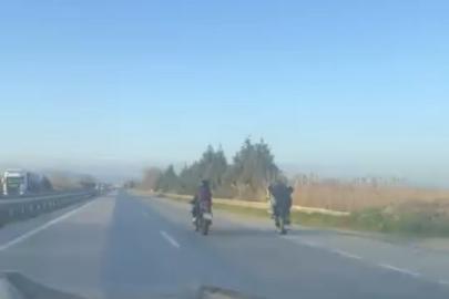 Bursa’da motosiklet sürücülerinin tehlikeli yolculuğu kamerada