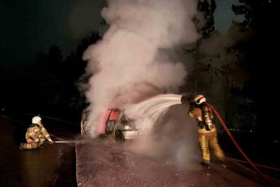 Bursa’da seyir halindeki otomobil alev alev yandı