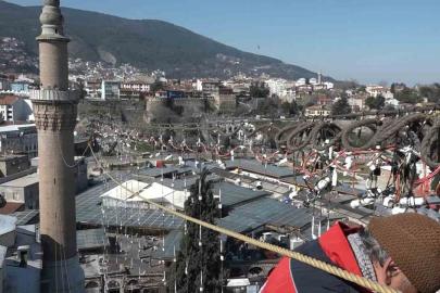 Bursa’nın mahyasında alışılagelmişin dışına çıkılıyor