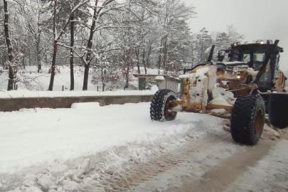 Bursa’nın yüksek kesimlerinde karla mücadele sürüyor
