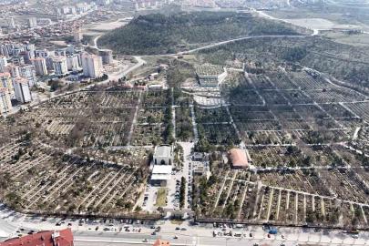 Büyükşehir, kabristanları bayram ziyaretine hazırladı