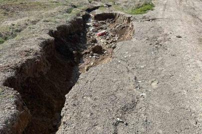 Çameli Belediyesi yol bakım çalışmalarına hız kesmeden devam ediyor